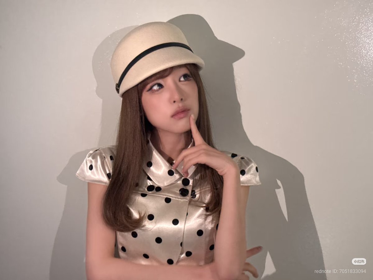 hourly yena tweet media