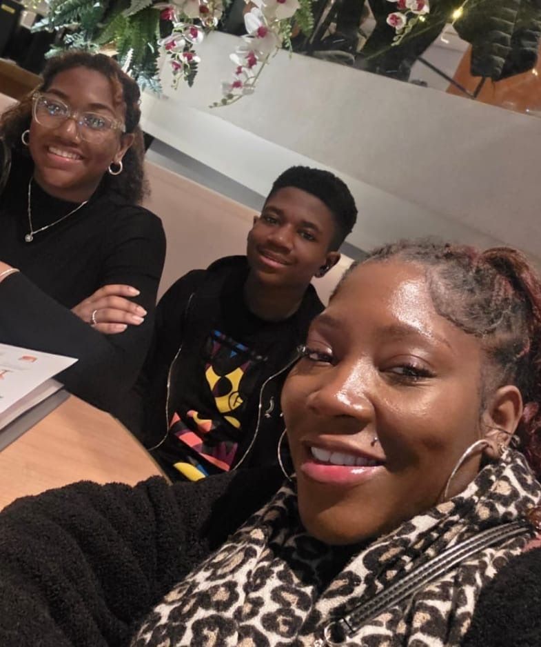 BAMStreetCast's tweet photo. ✏️We love a #BAMFamily pencil ! Celina Cadore, Shay and Kia Descartes are all pencilled on an exciting commercial !!🤞✨
#BAMStreetCast #BrownandMills https://t.co/7D528w9k39