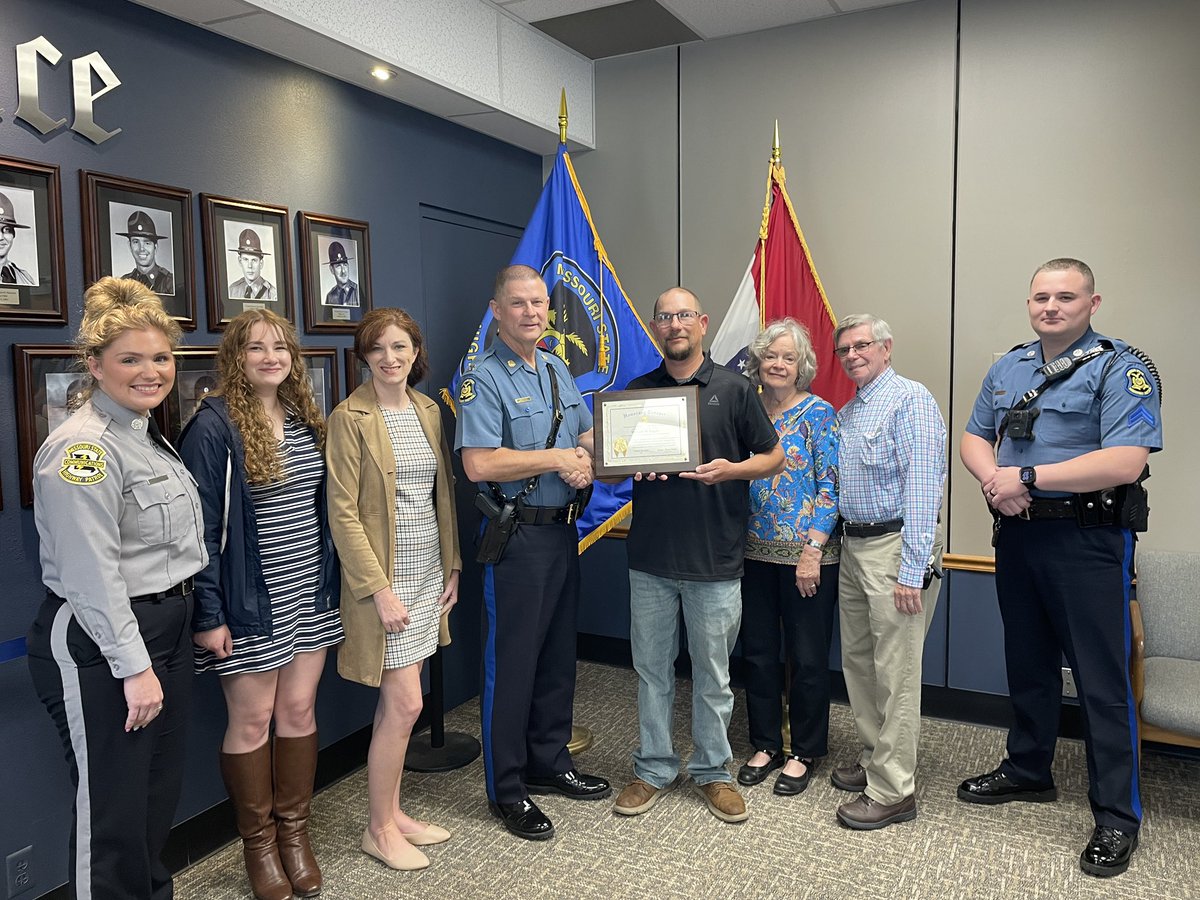 MSHPTrooperD's tweet photo. Mr. William W. Eagan is presented a Honorary Trooper certificate from Capt. Dale Jinkens.  Mr. Eagan ran from his residence to assist a Trooper fighting a combative subject.  With Eagan’s help, the trooper was able to get the subject in custody. https://t.co/IRLZKyLE7N