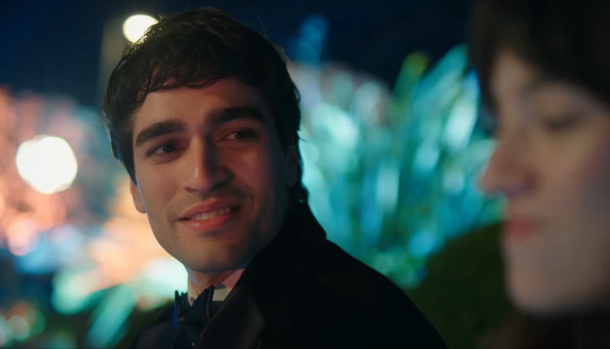 askmelisszn's tweet photo. yusuf olha para hazan e finge não se importar e quando olha pra dila ele finge que se importa, CINEMA https://t.co/IlTU4M9V4T