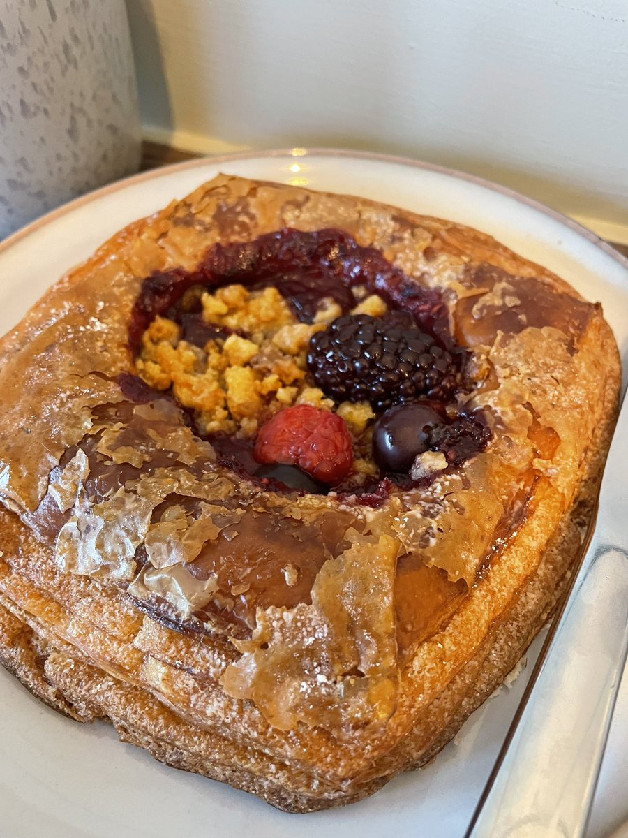 Elaine N tweet media