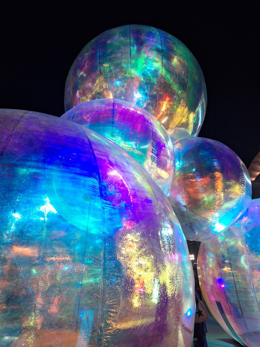 januar_ep0104's tweet image. Spent the evening at KOBE BUBBLUMI 🌊✨
Bubble art by the sea during the day, and colorful illuminations at night—completely different vibes in one place.
@Kobe_PRA
#Kobe #神戸 #Waterfront #イルミネーション #JapanTravel