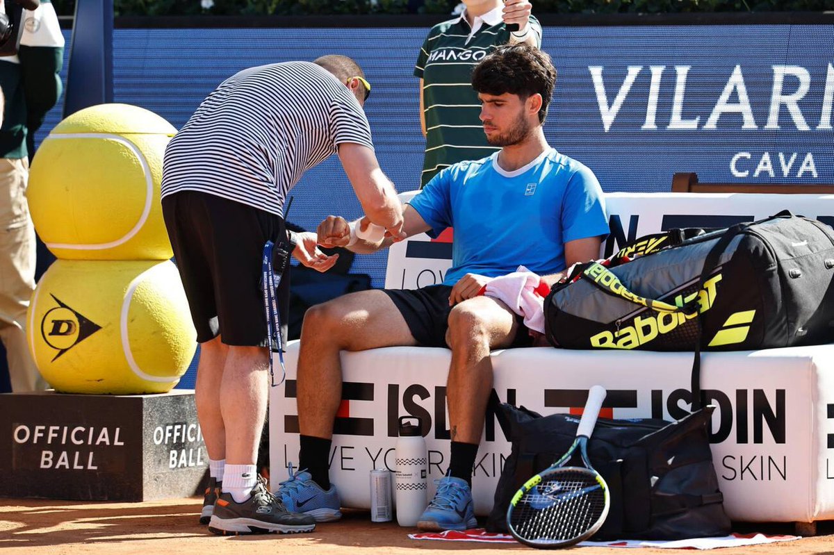 GiuFer1997's tweet photo. Alcaraz si ritira dall’ATP di Barcellona ❌ https://t.co/02mx4gGTvU