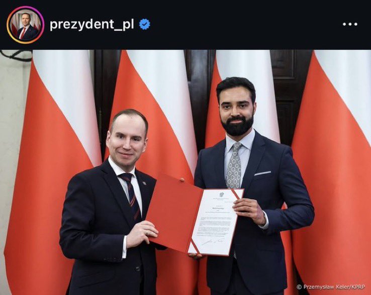 Związany z Konfederacją przestępca Svinarski (w 2015 skazany za produkcje i handel narkotykami) został powołany przez Nawrockiego do Rady Nowych Mediów 🤦‍♀️ 
Moim zdaniem Nawrocki spłaca długi