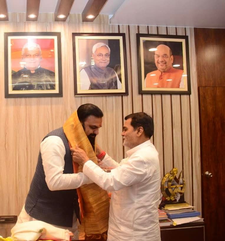 ramkripalmp's tweet image. बिहार के माननीय मुख्यमंत्री श्री सम्राट चौधरी जी से शिष्टाचार भेंट कर उन्हें नए दायित्व की बधाई एवं शुभकामनाएं दी। 

#CMBihar #बधाई #NDA4Bihar
@samrat4bjp