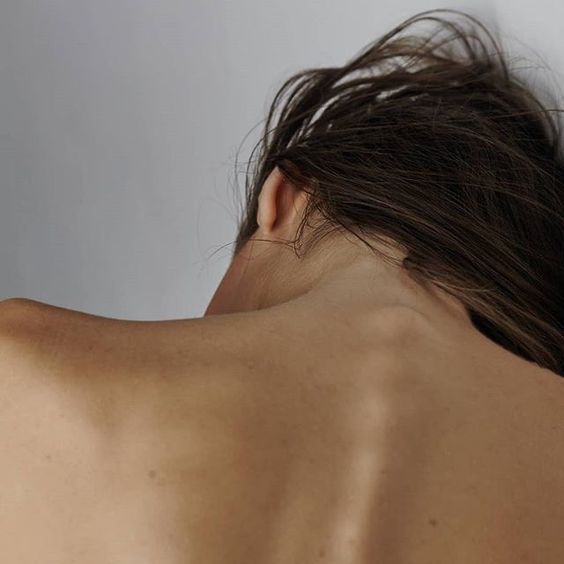 ellesed_'s tweet image. oh to have your bones showing...
#thinspo #edtwt