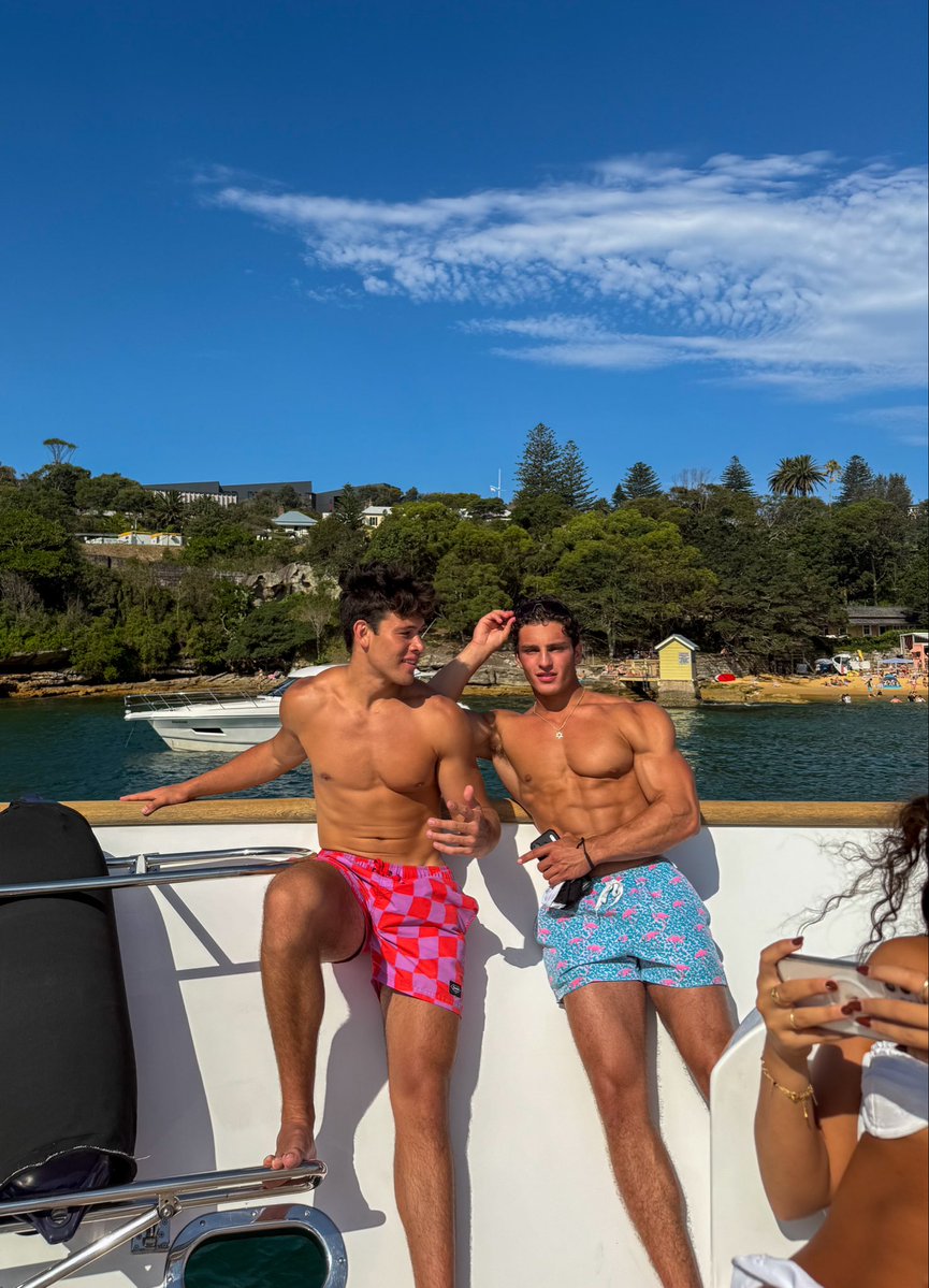 Alex Aaron tweet media