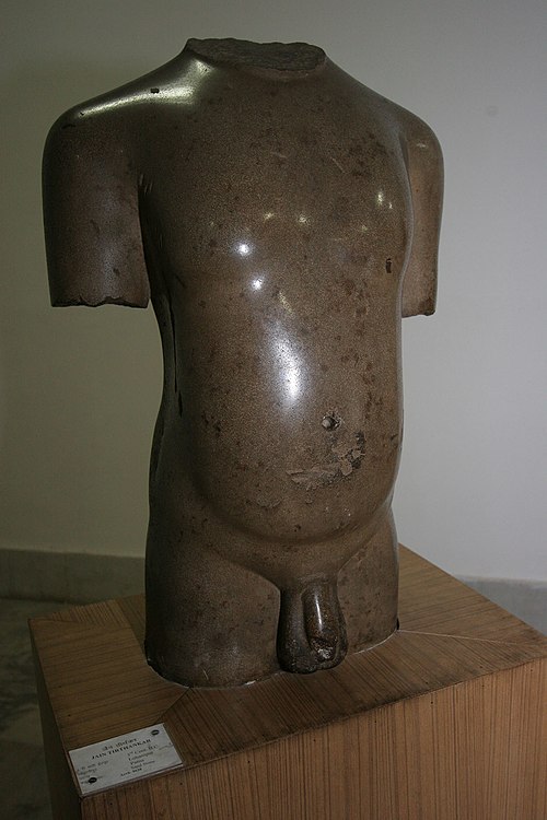 PrasunNagar's tweet photo. Lohanipur torso is a damaged sandstone statue, found near Patna in 1937.

Standing 2 foot tall, it is thought to represent a Jain teerthankar. 

It has a brilliant polish, which is characteristic of the Mauryan era. 

Also found near the statue were Mauryan era bricks and punch-marked coins. 

The torso has a striking resemblance  to the Harappan jasper torso recovered in 1928 ( figure 2).