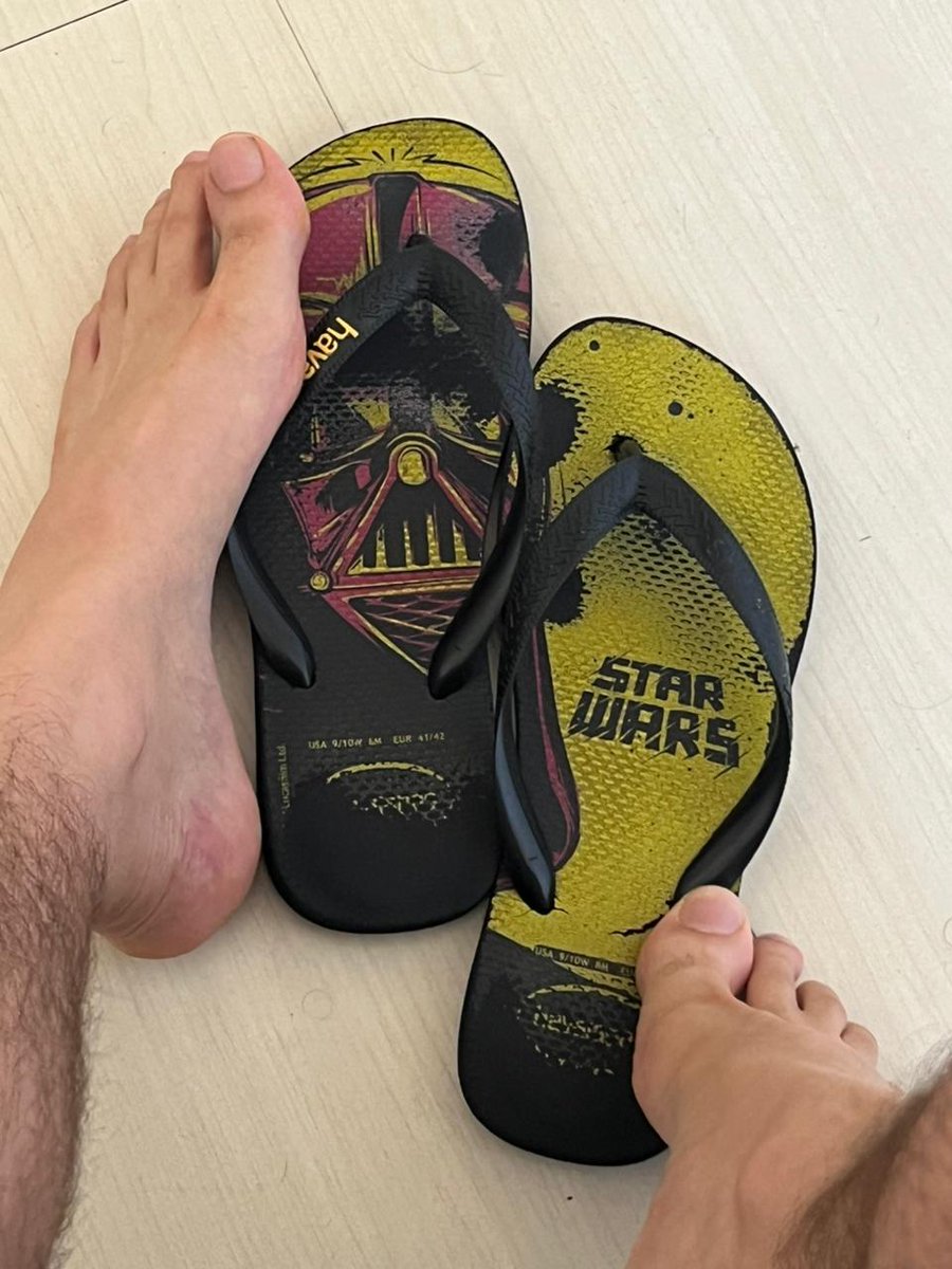 GiovanniCMaster's tweet photo. Lucky Vader, hum?
#pesdemacho #gaydom #findom #podolatriamasculina https://t.co/ovUqWmQ5cR