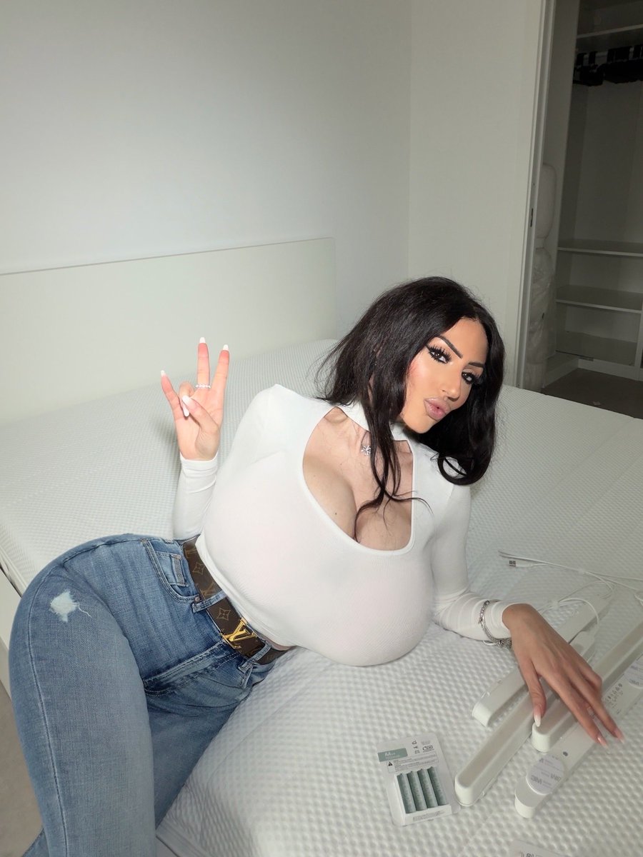 ChiaraMazzolaTV's tweet photo. Am I looking good? 😛 https://t.co/fzprdswPjn