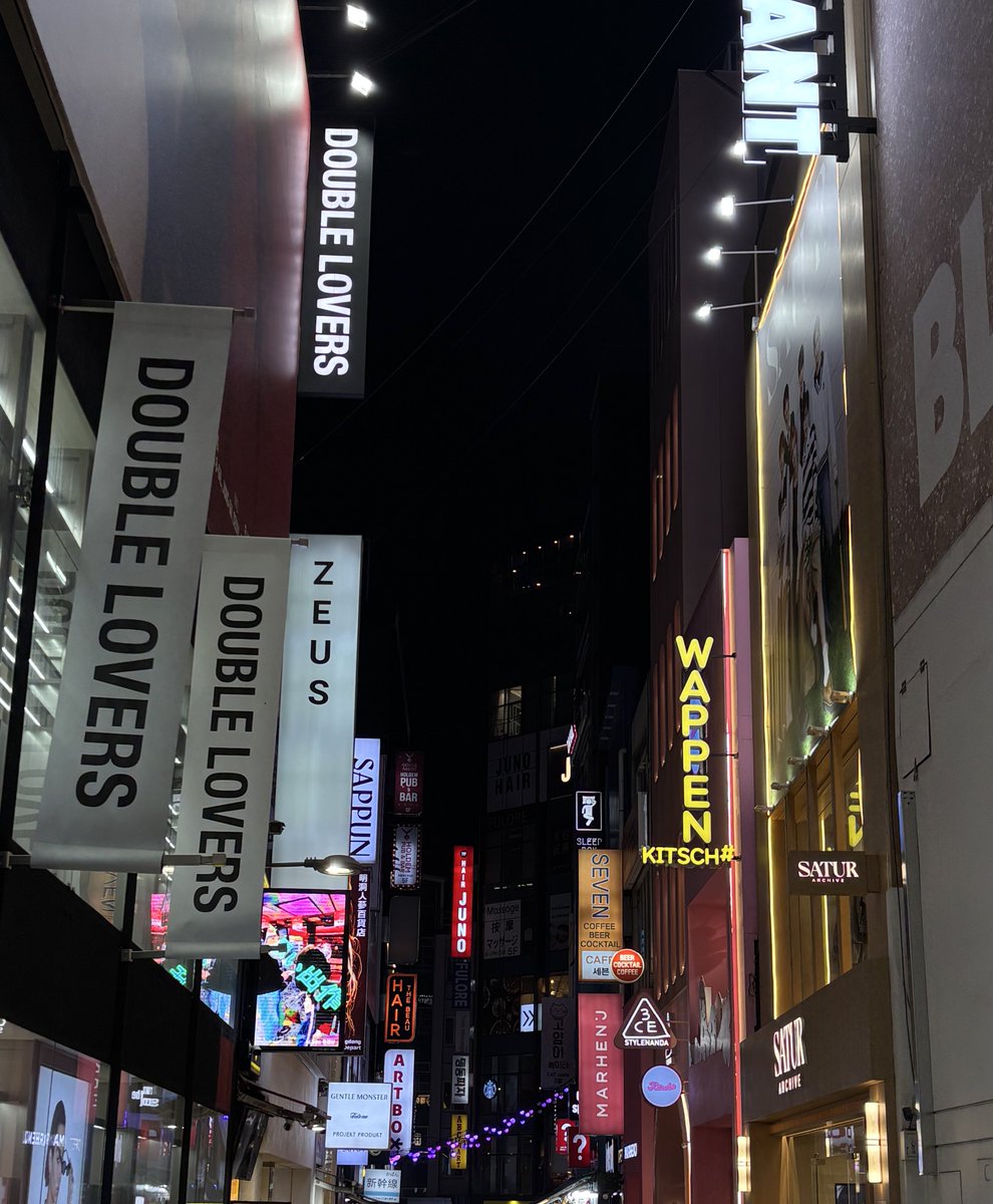 moon baby tweet media