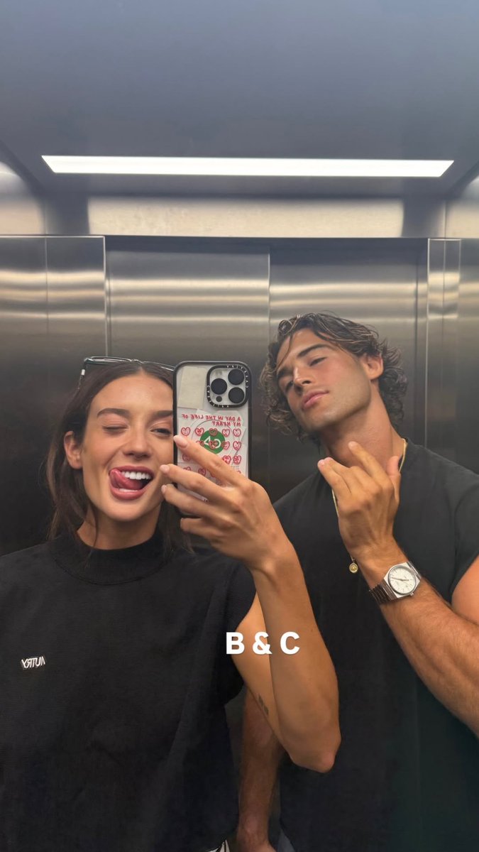 María Pedraza  tweet media