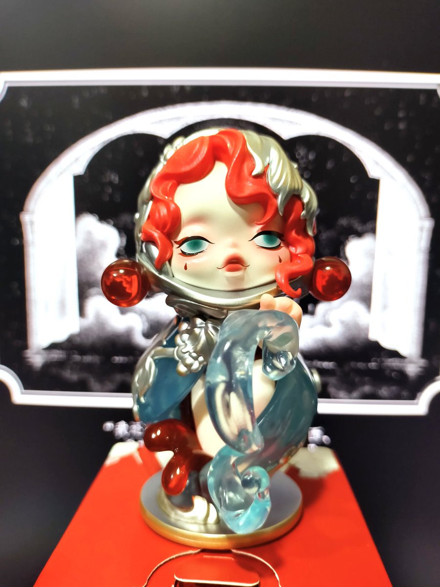 Thatcchi's tweet photo. I bought one of these Skullpanda Gacha figures. I love the one I got. https://t.co/3kmDlzWv9y
