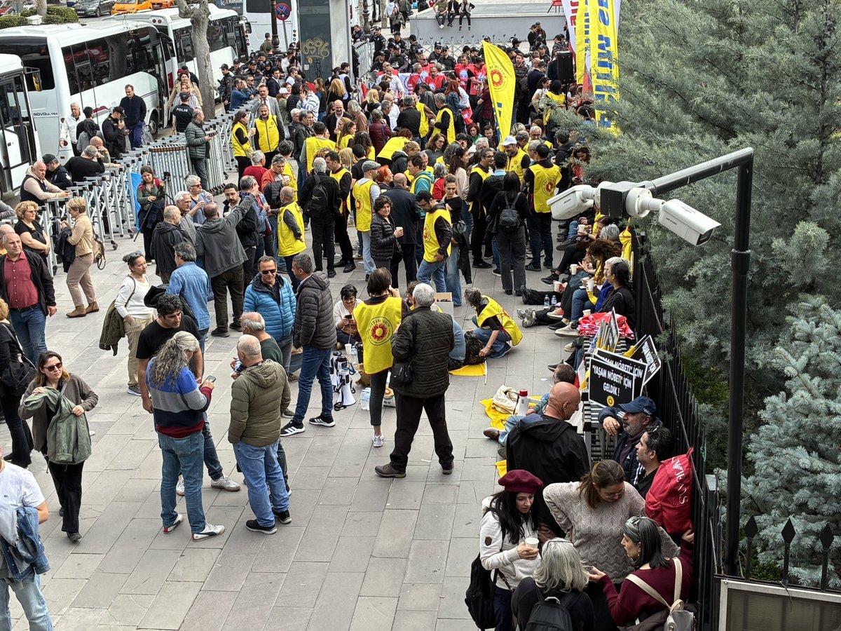 Devrimci Öğrenci Birliği tweet media