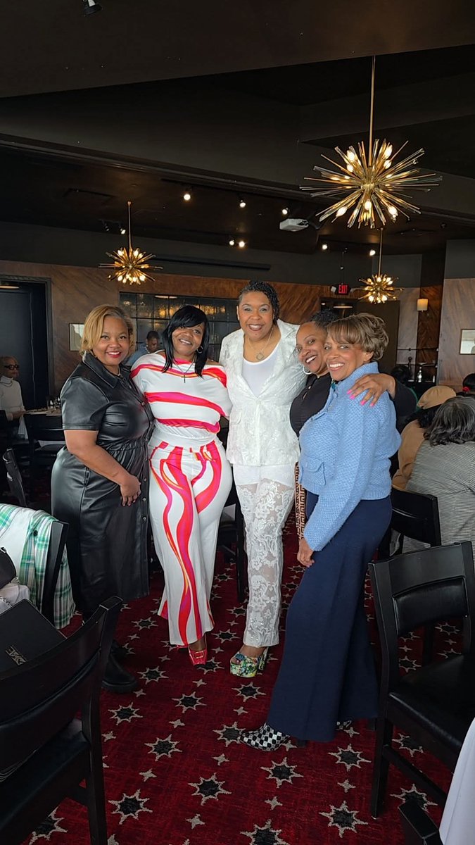 CrystalPisCrazy's tweet photo. I had the opportunity to perform at Chuck Bennett's 2nd Sunday Brunch. Detroit Lions Head Coach, Dan Campbell and his wife, Holly, said they loved my comedy, singing, and flute playing. Thanks to @SOULDEACON @TTfromtheD #CrystalPisCrazy #DetroitLions #DetroitComedy #DetroitMusic https://t.co/NyKlKxxWEK