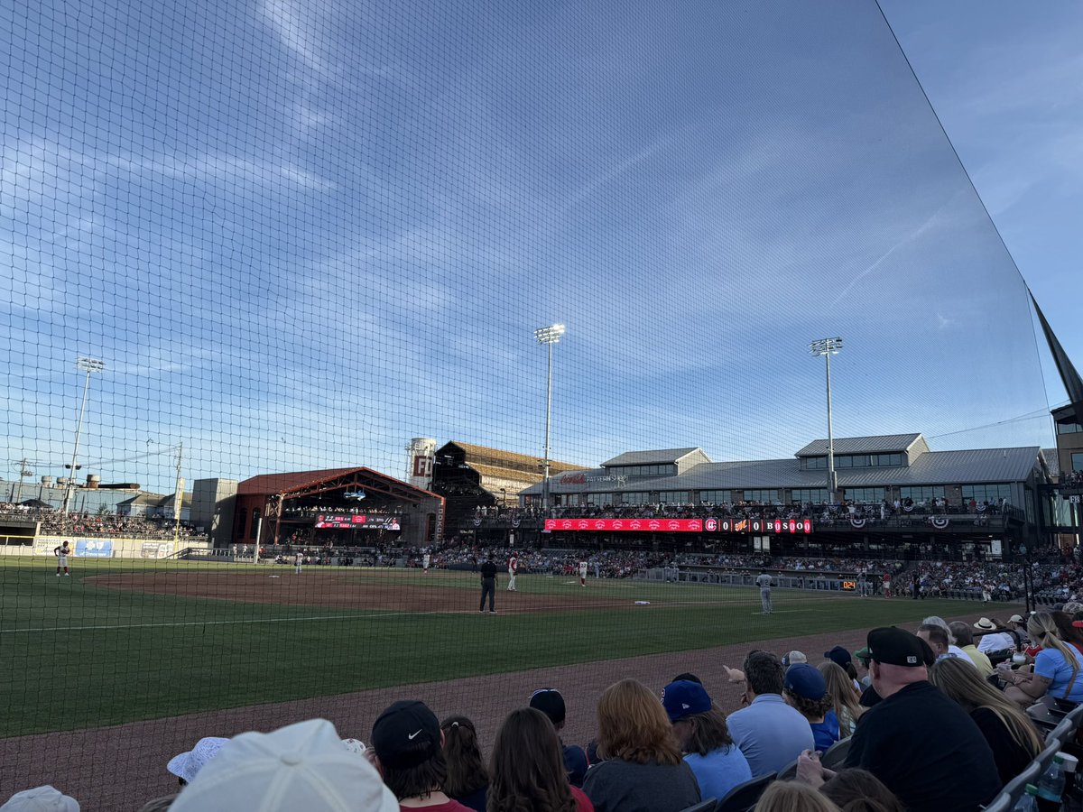 SportTalkDwat's tweet image. Sights of opening night for the @ChattLookouts at Erlanger Park!

#chattanooga #lookouts #erlanger #MiLb