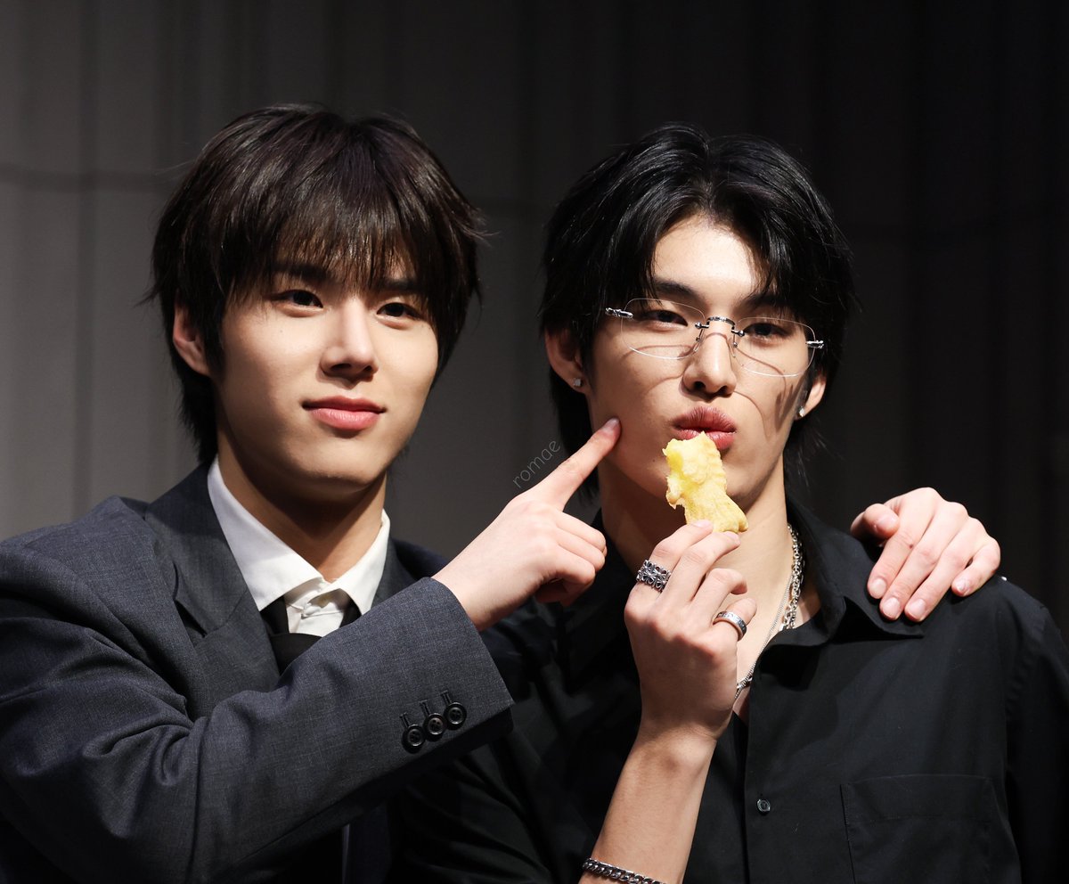 로메 ⁸² tweet media