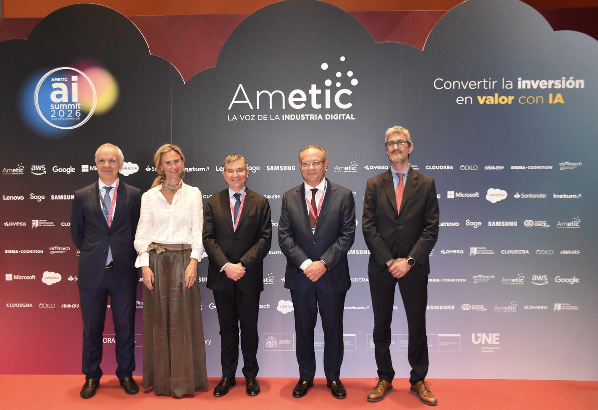 jaruiz45's tweet image. 🌀Hoy he clausurado la primera jornada del #AIAMSUMMIT26 un foro de referencia en el análisis estratégico de la #IA. 

👉🏼En el que he reafirmado el compromiso del @gobjccm con la IA como #herramienta clave para la modernización de la #Administración . 

ℹ️
castillalamancha.es/node/1002735