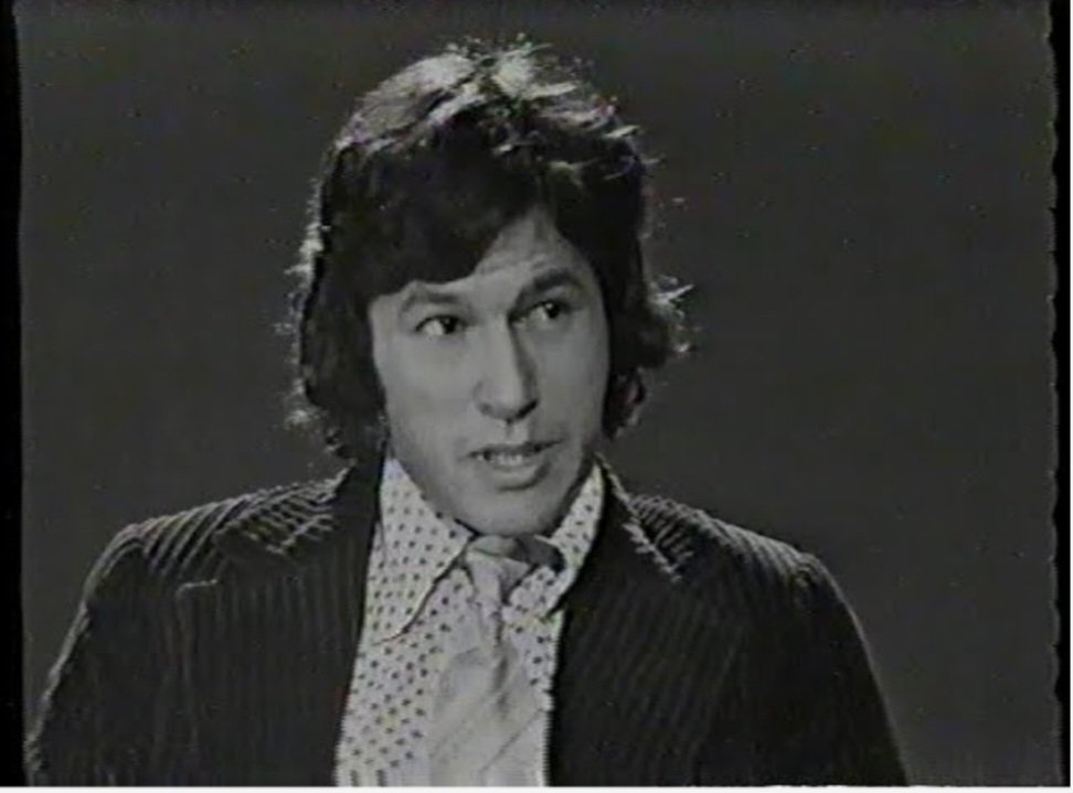 Ufaq_RM's tweet image. Today everyone is posting rare Photo of Imran Khan. So i thougt i should post the one which is never posted over X. So here is the #Rare photo of ImranKhan from Imran Khan Oldest Interview 1977| Views on Pak tour of Aus/WI 1977 &amp;amp; 12 Wickets in Sydney.
#Rarephototrend