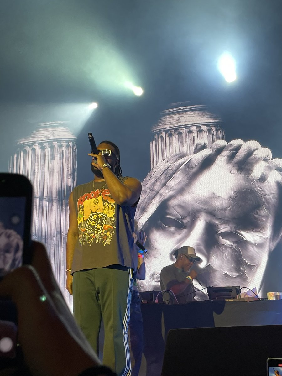 em 2024 paguei 90 reais e assisti ele quase em cima do palco po