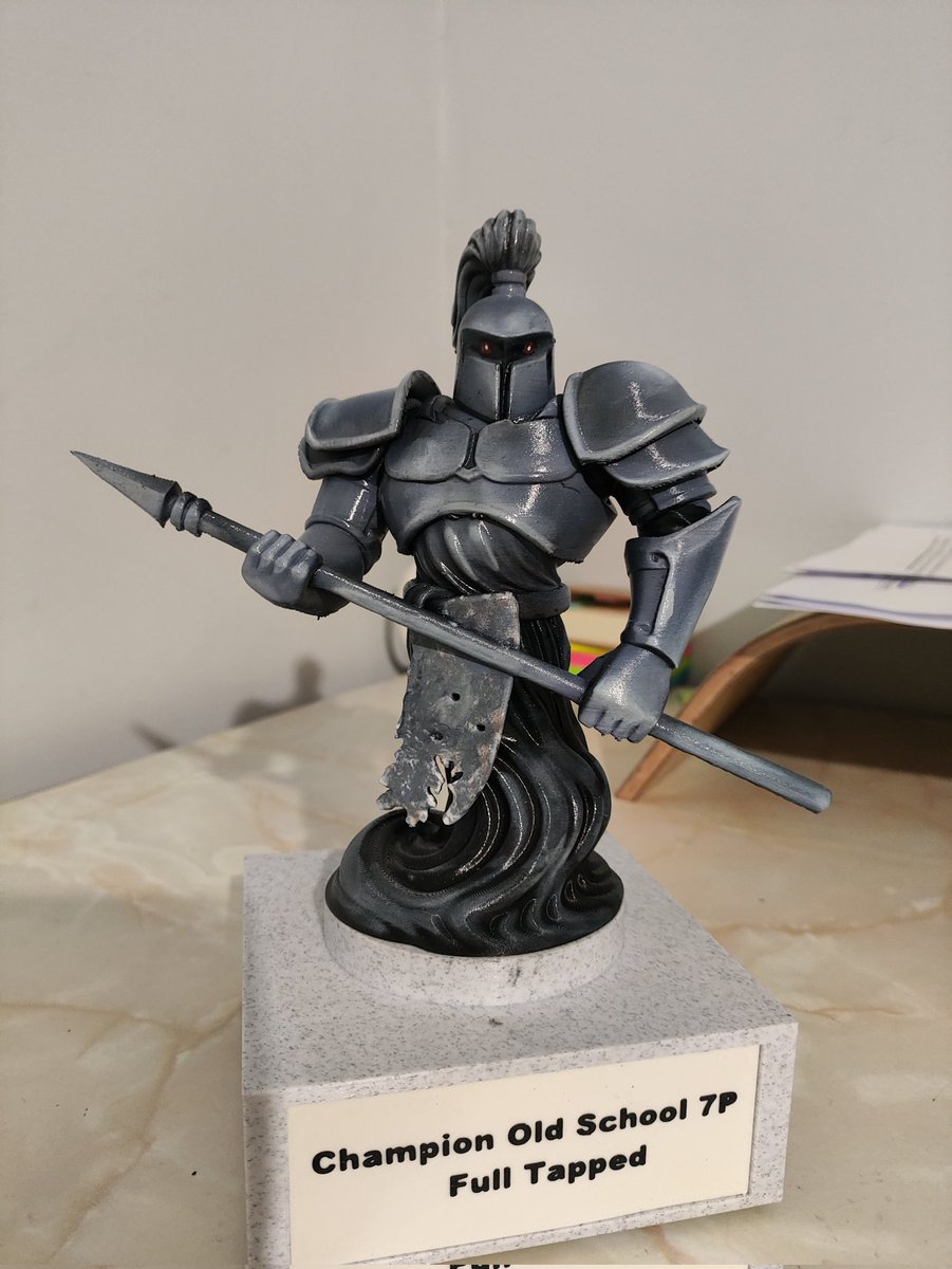 NumsgilMTG's tweet image. No comparti esto por aquí, trofeo por ganar, de nuevo 😎, el segundo torneo de OS 7 points en @FullTappedMTG venia en bruto, la chapa y pintura fue de @Pakyrry_ ha quedado brutal!

#mtg #oldschool #7pointsingleton 

OS la vida mejor.