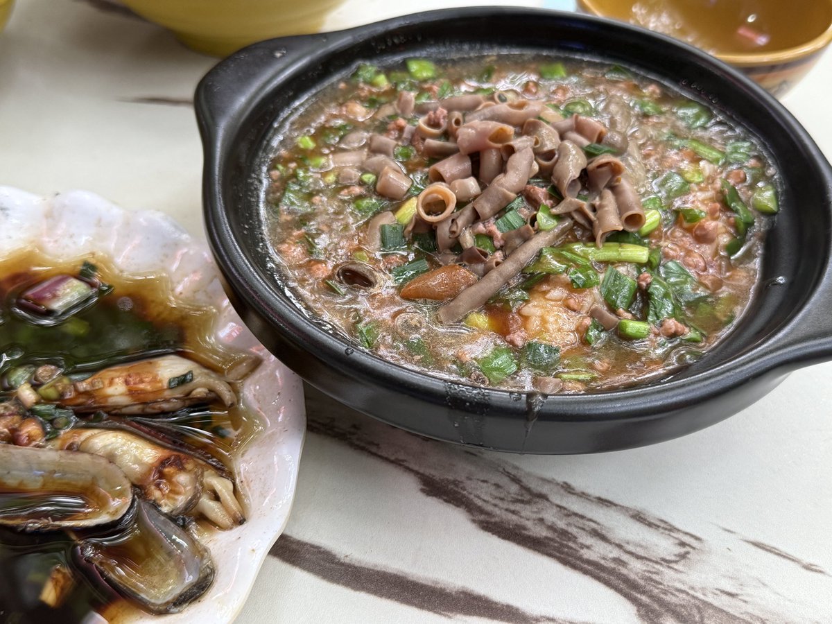 我的心裂成了缝你把它当成了b tweet media