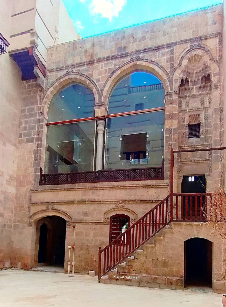 Ronnaa56's tweet photo. المقعد الصيفى فى بيت زينب خاتون..
بعد التطوير قفلوه وحولوه من مقعد تلجأ له الناس فى الصيف لرطوبة الجو به إلى صوبة زجاجية يفقس فيها البيض 
#وعجبى https://t.co/ST09Jnk38g