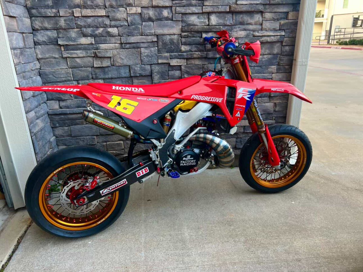 txrace's tweet image. @doble__7 - TX RACE™ Restyle Kit® 🔥🔥 for Honda 🏁🏆 #txrace #txracekit #restyle #restyling #conversion #honda #hondanation #cr #crf #twostroketuesday #mx #motocross. More info at txrace dot com