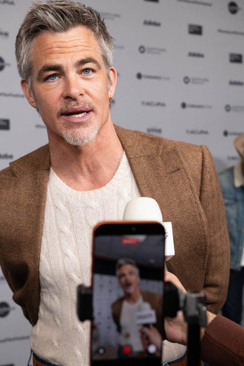 Chris Pine ไทย tweet media