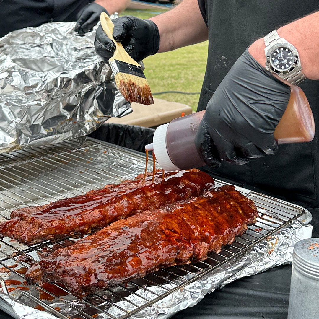 Southaven Springfest BBQ Competition is next week. Ready to fire up the pit and defend the title. Here are a few shots from last year.

Who’s pulling up?

#heathrilesbbq #pitmasterheathriles #heathrilesbbqproducts #teamheathrilesbbq #bbq #competitionbbq #springfest