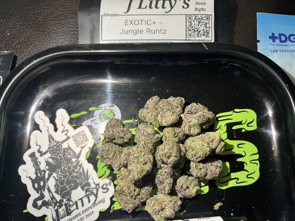 BigA7508's tweet photo. Yall want some good WEEDS ?!? Well if you order TODAY @JLittys it can still get there by 4/20 !!! 

Celebrate the right way and Use Code THEBOYS10 for 24$ off 100$ order @JLittys p.s. there’s a 4/20 special going too 🫡 https://t.co/DMxrW8C79M