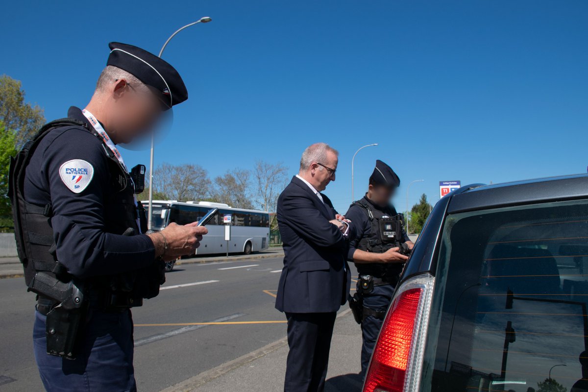 Image de Préfet des Hautes-Pyrénées - #VotreSécurité 🚗| Le #préfet65 était aux côtés de la Police nationale 65 lors d’un contrôle routier