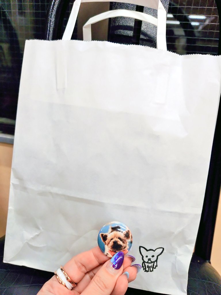 タフさについては判りかねますが、(お芋を見つめる)ジョージくんを見つめる前田さんの眼差しの優しさ、ジョージくんファン(私)のために探してジョージくん紙袋にいれてくださる親切さにとっても感動しました！
ウイスキーをどうか美味しく召し上がってください✨