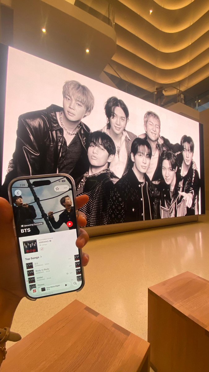 jminieemochi's tweet image. Heheh lurve #TodayatApple