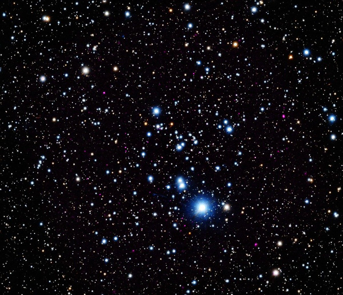 NASA_Marshall's tweet image. Scientists have found that young stellar cousins of our Sun are calming down and dimming more quickly in their X-ray output than previously thought, according to a new study using @chandraxray.

READ MORE &amp;gt;&amp;gt; go.nasa.gov/4dQ6uyc