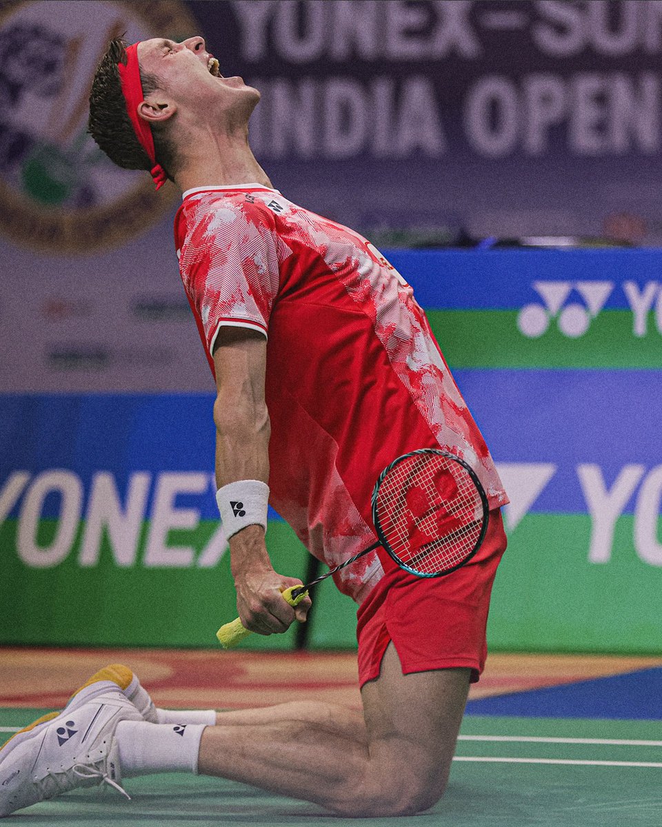 yonexfrance's tweet photo. Un champion. Un compétiteur. Et avant tout, un passionné.

Pour @ViktorAxelsen, le badminton n’a jamais été qu’une question de victoires. C’est avant tout une histoire de lien.

Alors qu’un nouveau chapitre commence, nous serons à tes côtés. https://t.co/DaoRN4B45D