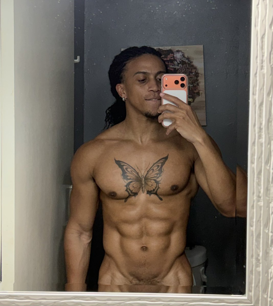 🦦Quennell Mitchell 🦦 tweet media