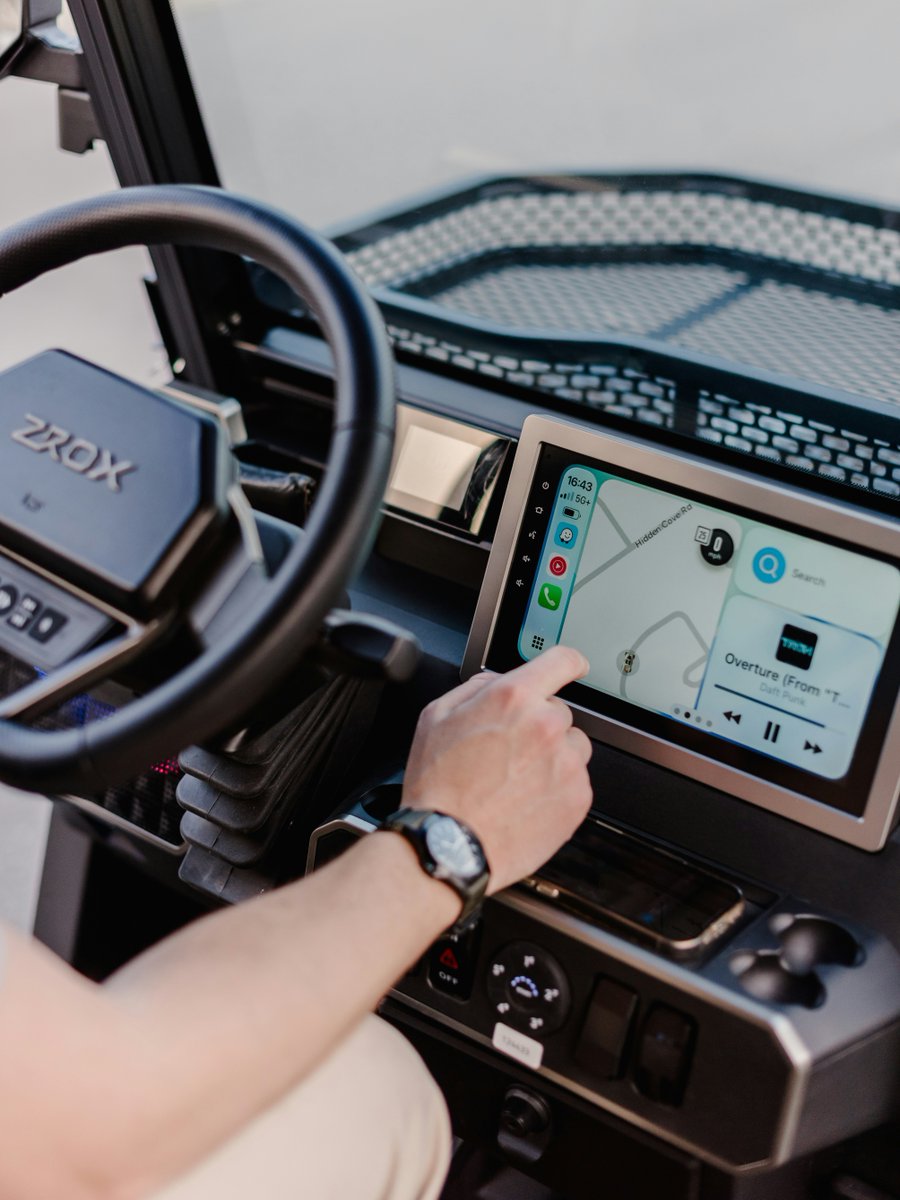 Lani_USA's tweet image. ZROX by Lani features wireless phone charging as well as Apple CarPlay and Android Auto. What playlist are you playing while cruising?

#ZROX #StreetGolfCarts #WirelessCharging