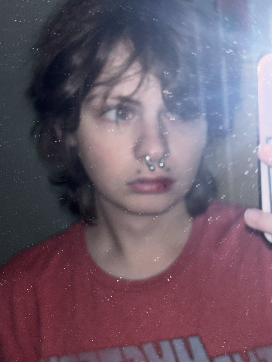 julie🐌 tweet media