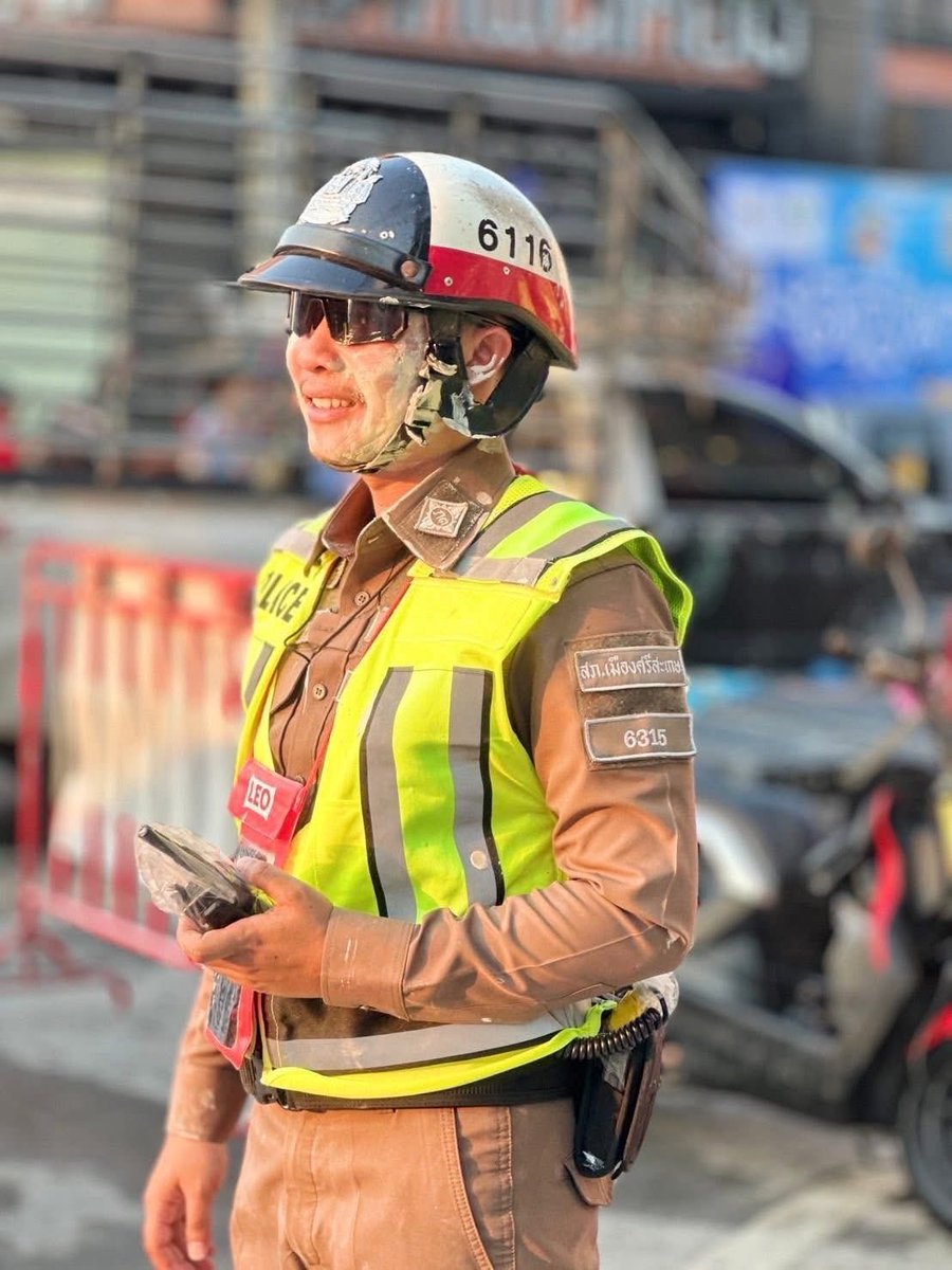 POLICE TV tweet media