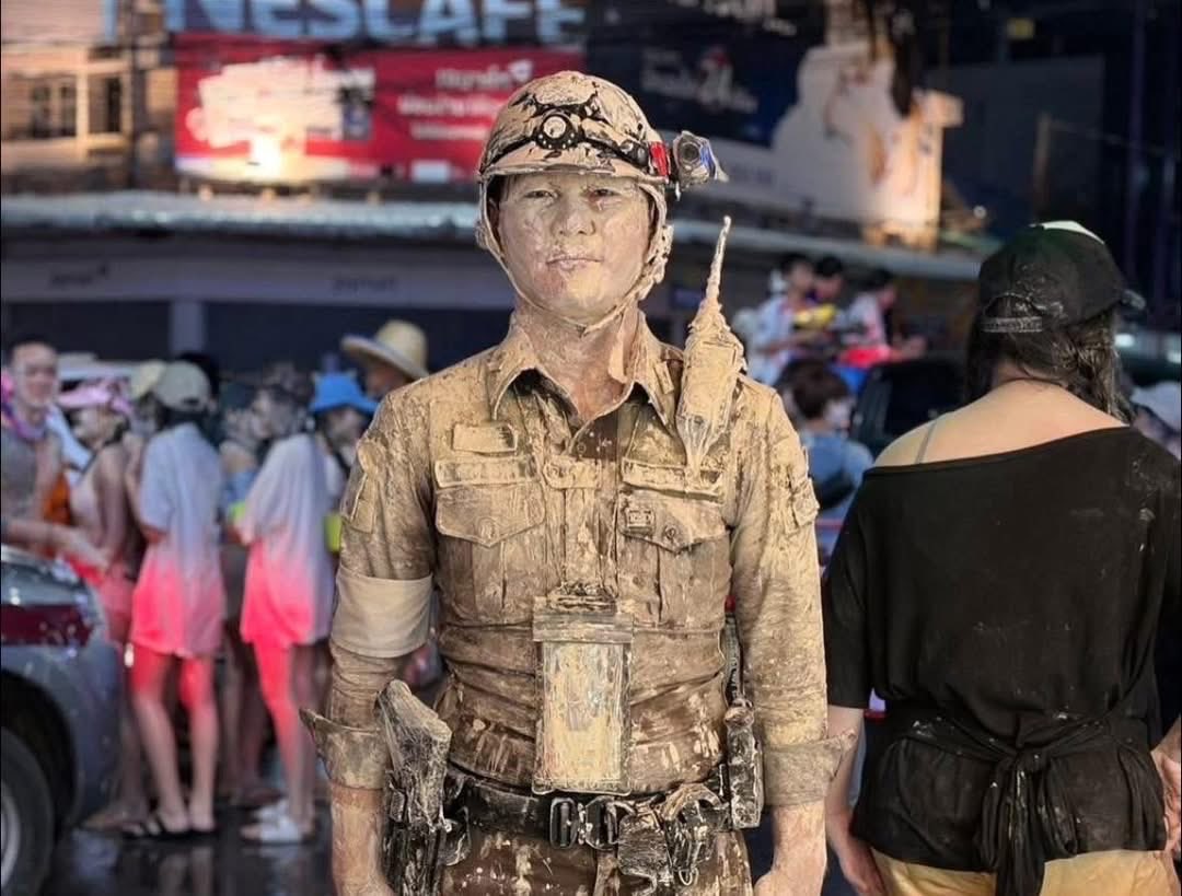 POLICE TV tweet media