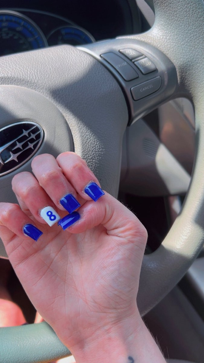 Jisungwishes's tweet image. 👀SKZ IS 8 #newnails 💜