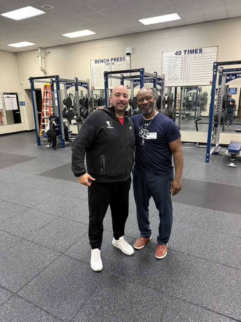 CoachCoax17's tweet image. Great visit with @FORTDFOOTBALL Head Coach Lorenzano! #ACE #FireThoseCannons
