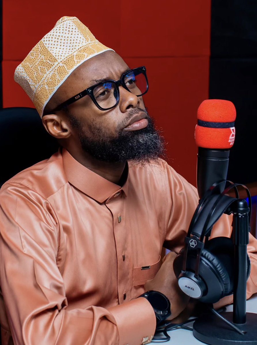 imfuraluc01's tweet image. #EXCLUSIVE: According to my workmate at @bbkigalifm Sheikh Shaybah @nsabieric78 , also known as “PAPA Mainoo,” a Longtime Manchester United supporter; Manchester United owner Sir Jim Ratcliffe was in Rwanda last week, as seen in the picture.👀

The English billionaire visited