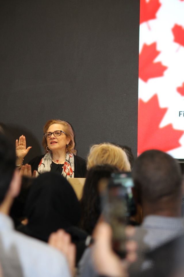 CitImmCanFR's tweet photo. Hier, la ministre Diab a accueilli 46 nouveaux Canadiens lors d’une cérémonie spéciale organisée dans le cadre de la Semaine de la citoyenneté à Ottawa, en Ontario. Félicitations à tous les nouveaux citoyens canadiens!
#SemaineDeLaCitoyenneté2026 #MaCitoyenneté https://t.co/N35DPJqCi1