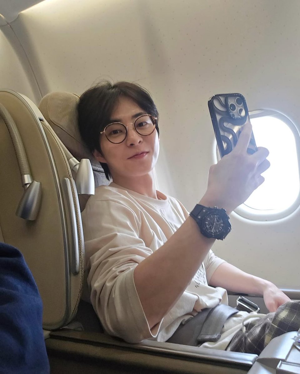 xiumindailypics tweet media