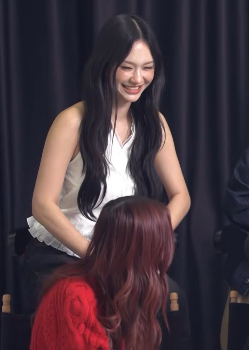 ชูย่า😼 tweet media