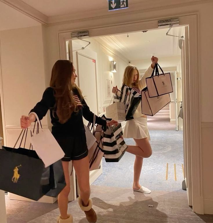 geniuswomanvibe's tweet photo. life me and my bestie deserve https://t.co/sT4ET9RlmE