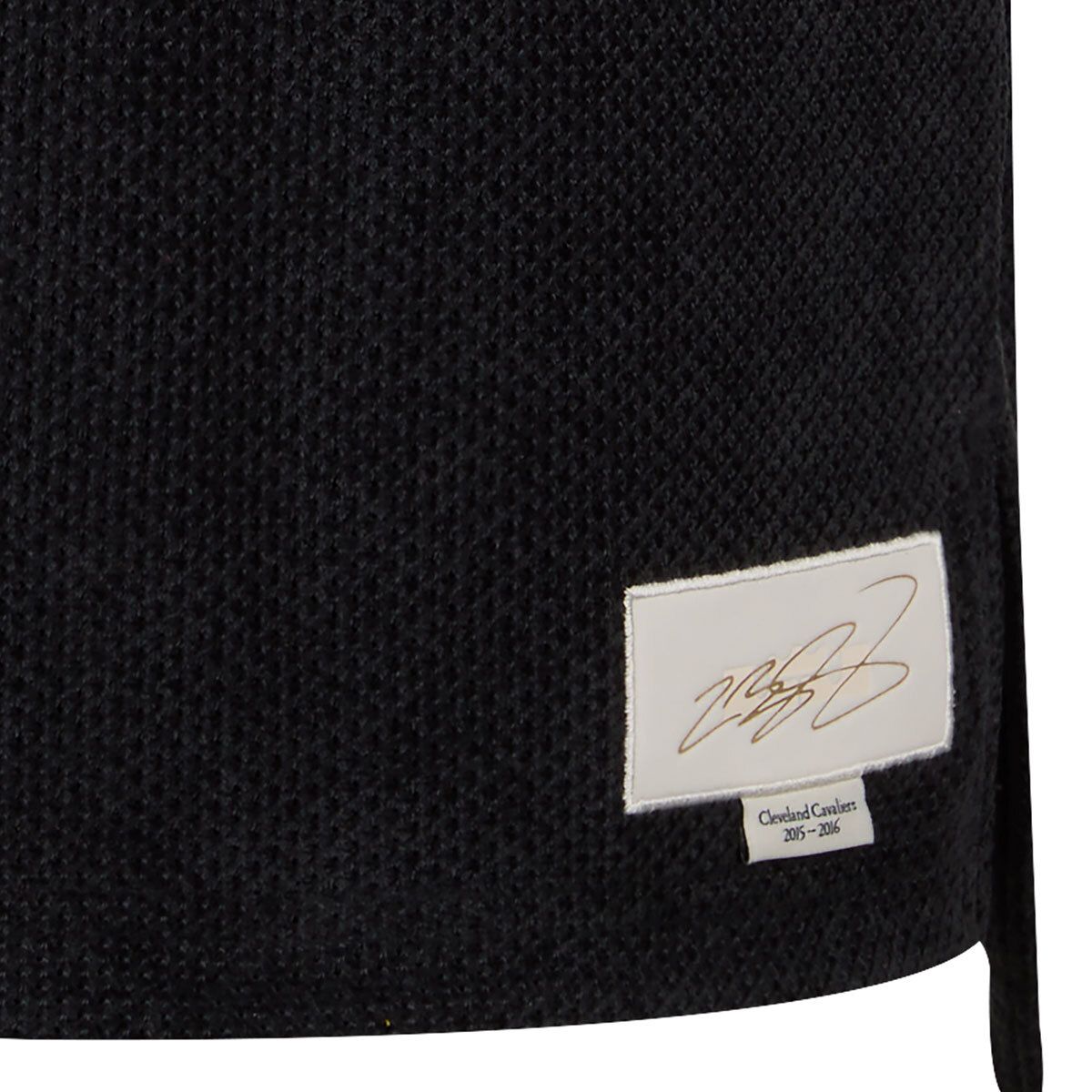 Sneaker News tweet media