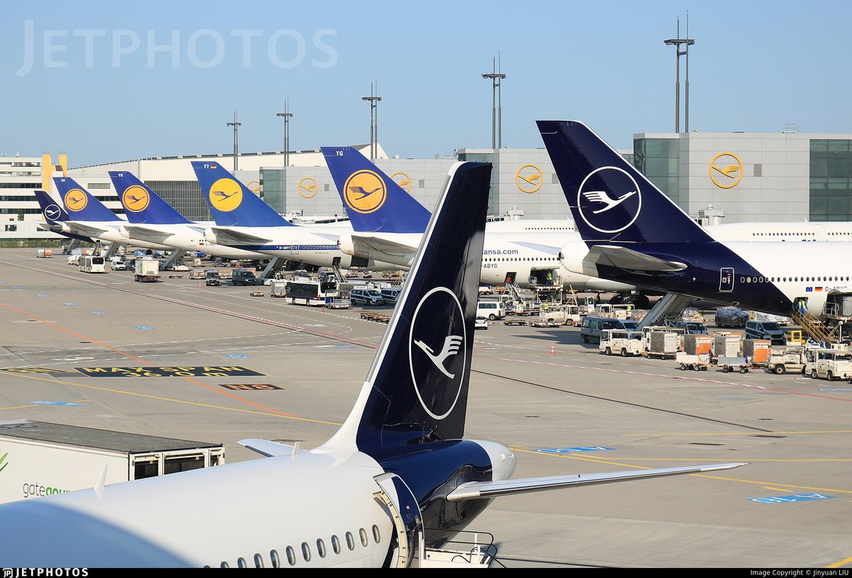 flightradar24's tweet image. Because of a strike by Lufthansa cabin crew today the airline has canceled 935 flights (82%) today. The strike is expected to continue tomorrow. Lufthansa pilots, who were on strike Monday and Tuesday, will also strike again Thursday and Friday.